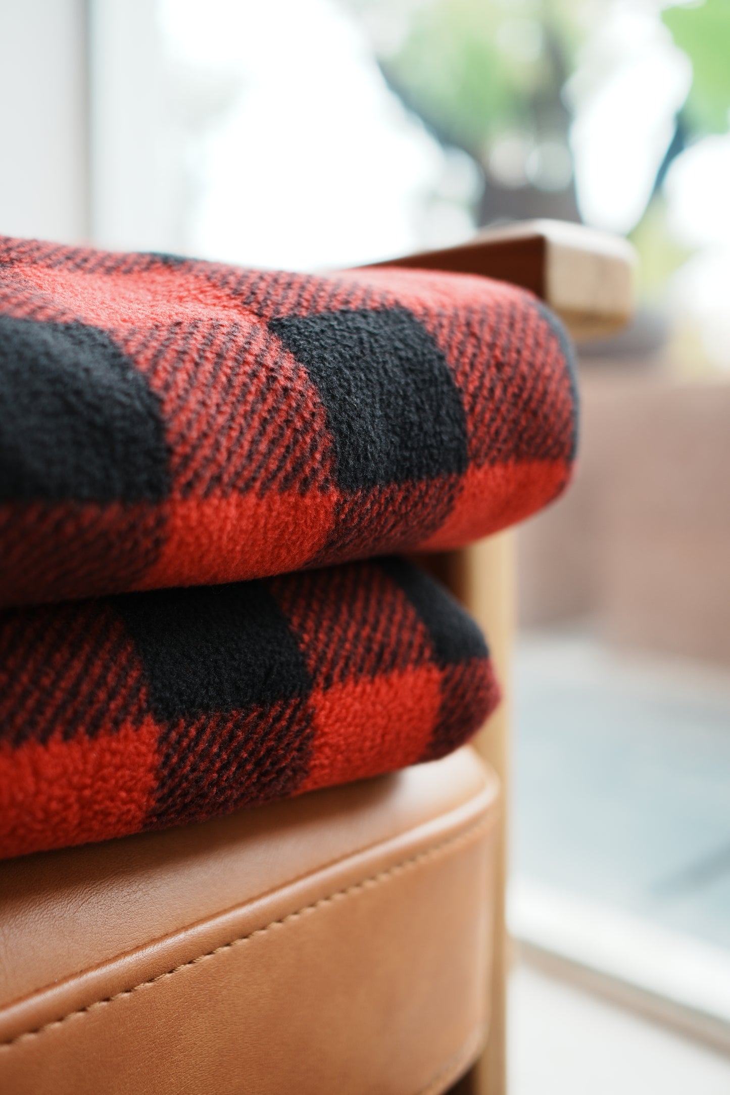 Black and red squares